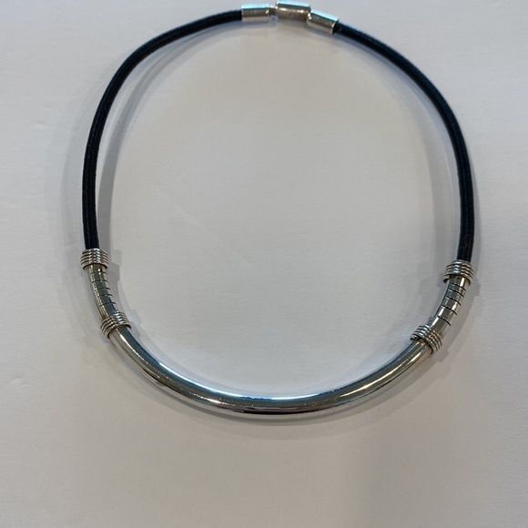 Unisex Sterling Silver & Genuine Leather Necklace Cool Details Makes Statement - Picture 8 of 10